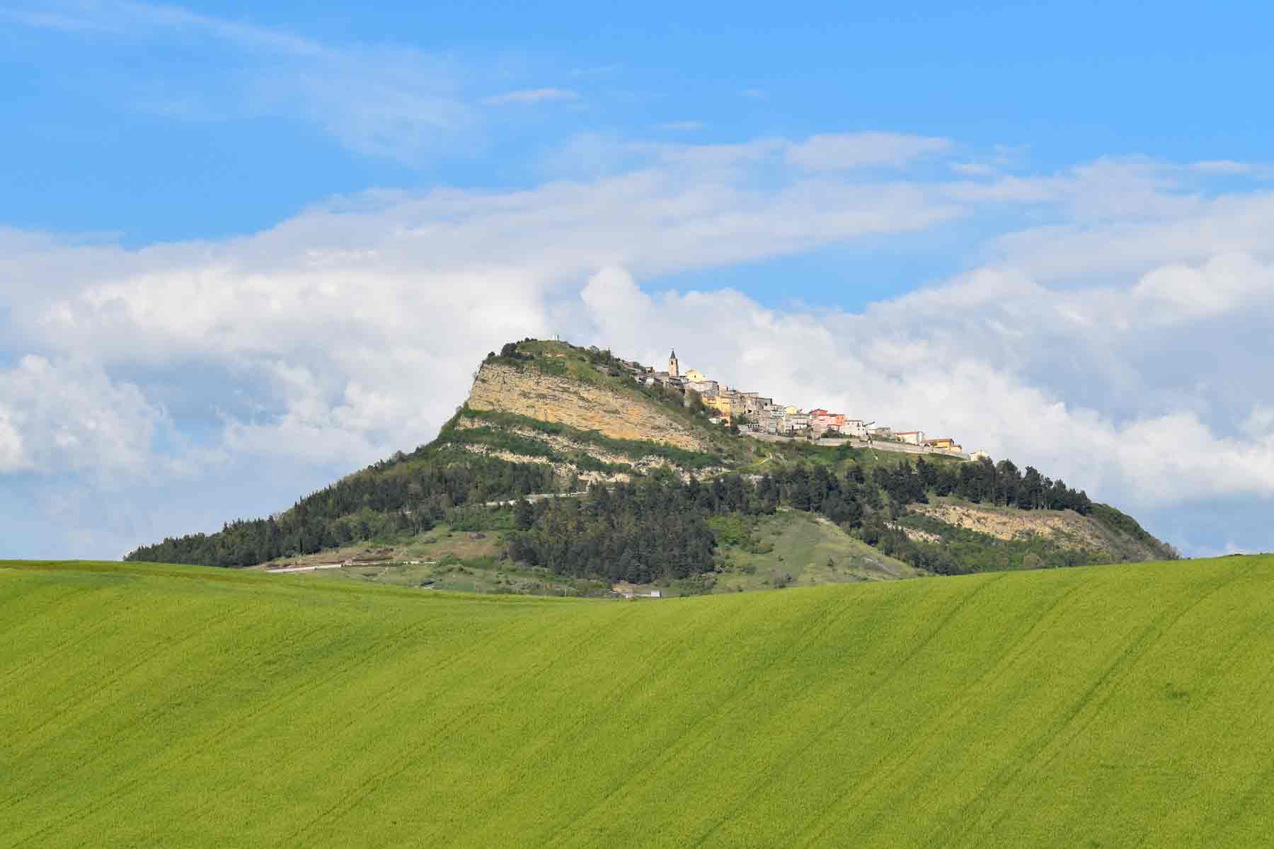 Cairano: la magia della rupe